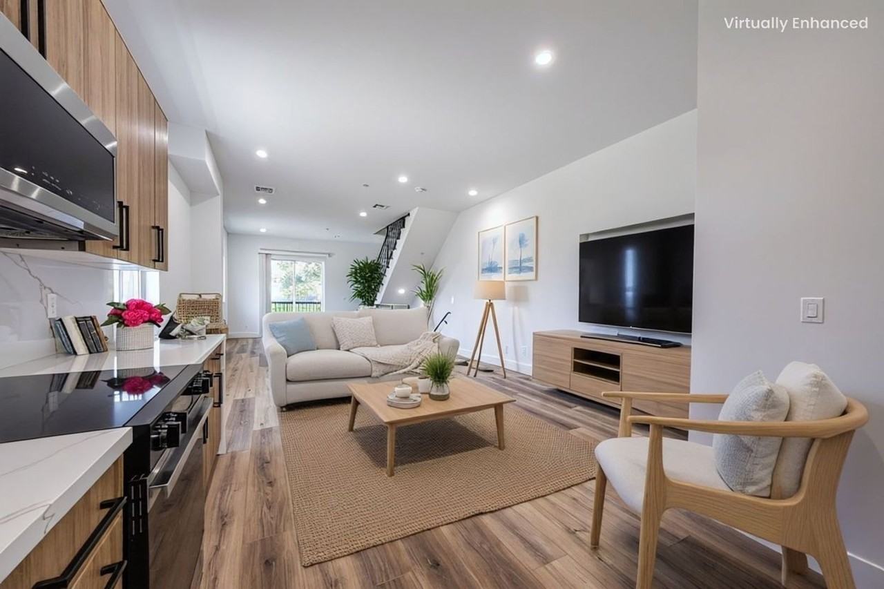 4445 1/2 Auckland Ave - Photo 2 of 34