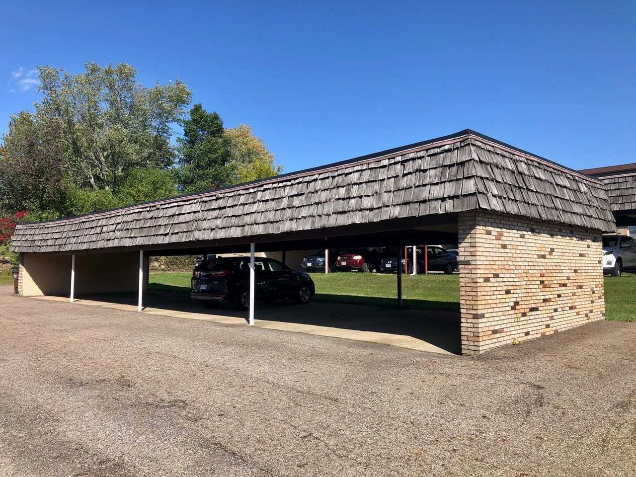 SUNSET BOULEVARD – COMFORT, CONVENIENCE & LOW - Photo 3 of 23