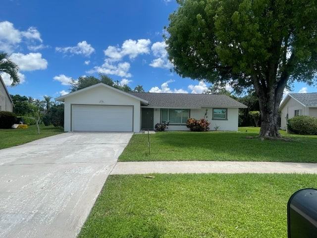 11737 Inverness Circle - Photo 2 of 6