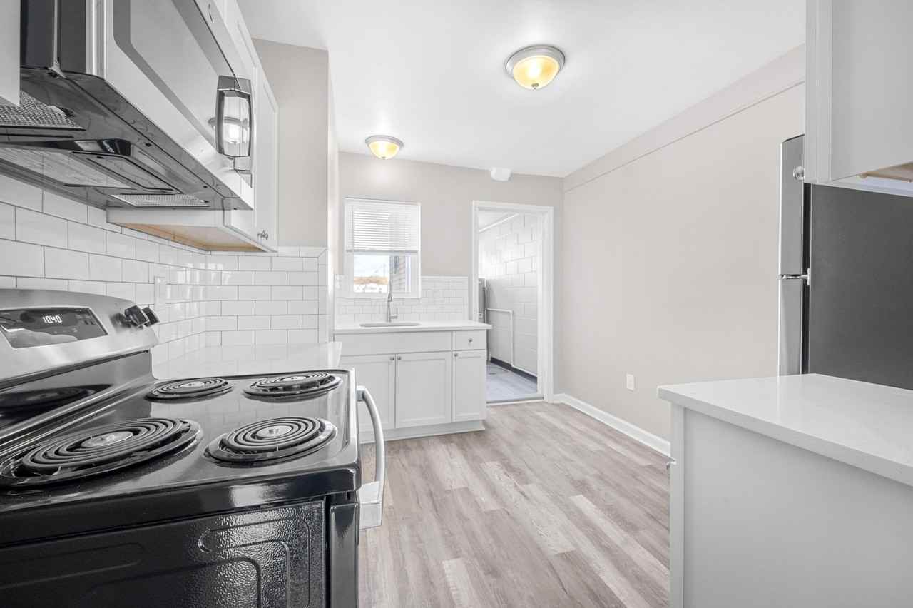 Ford Row - Photo 2 of 10