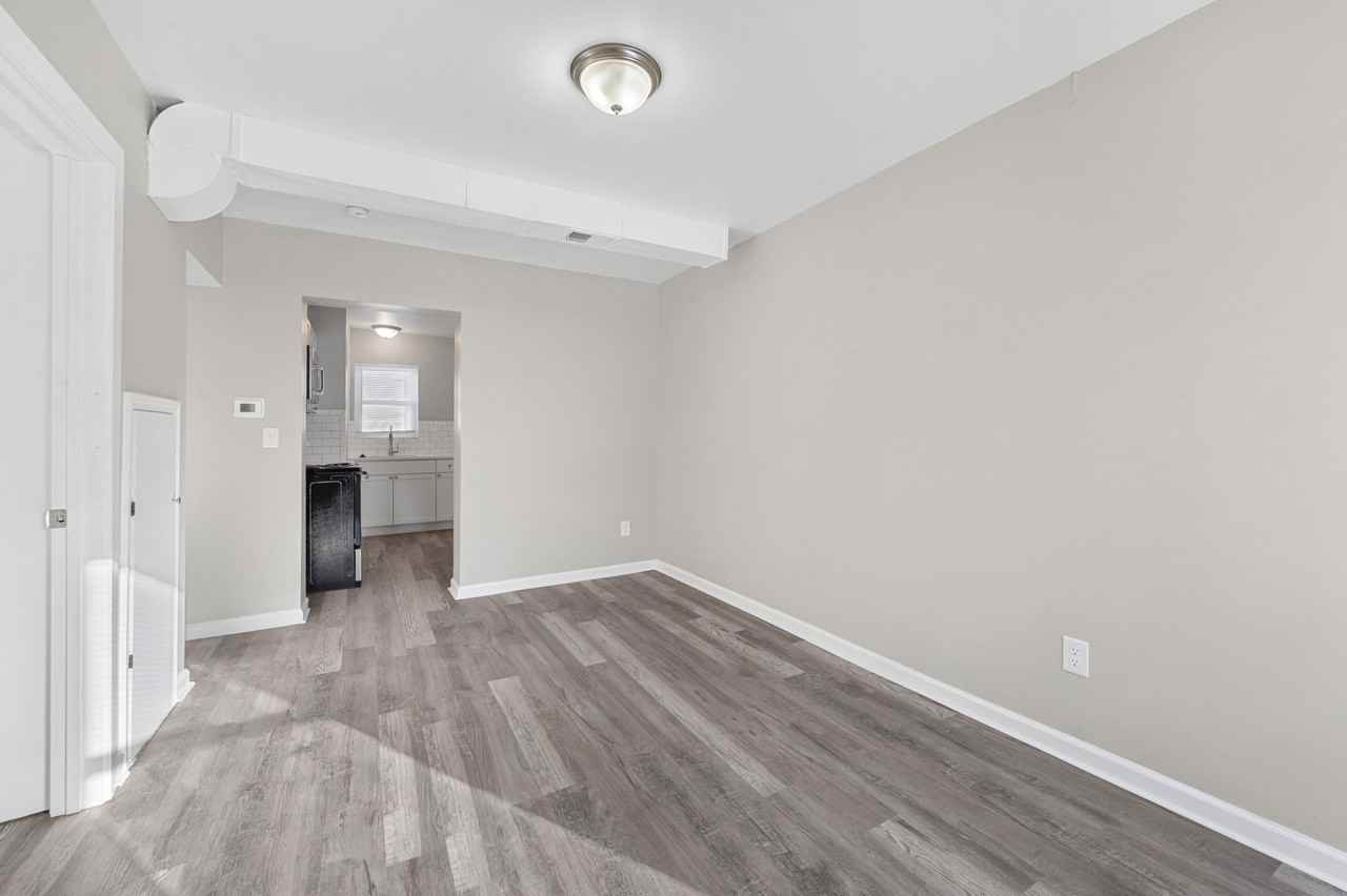 Ford Row - Photo 6 of 10