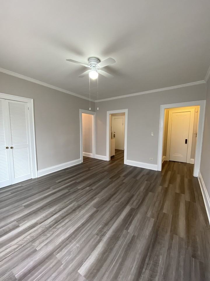 Giel-Detroit - Photo 4 of 19