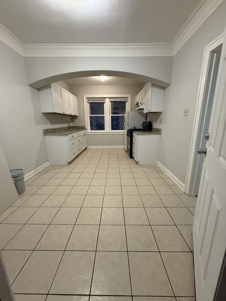 2119-21 S Euclid - Photo 2 of 18