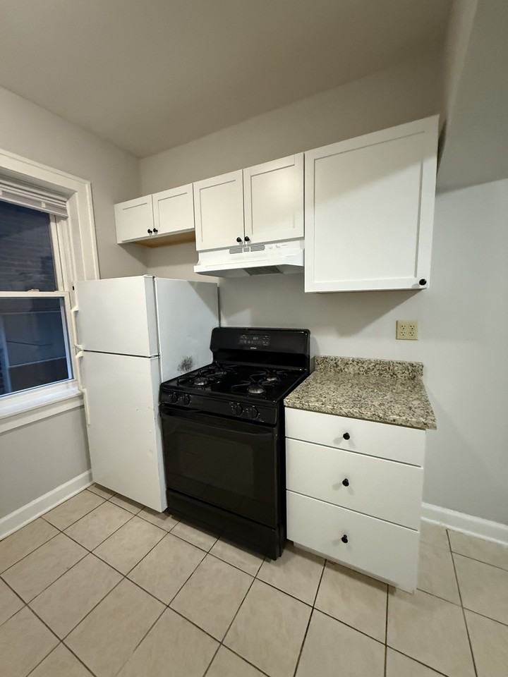 2119-21 S Euclid - Photo 3 of 18