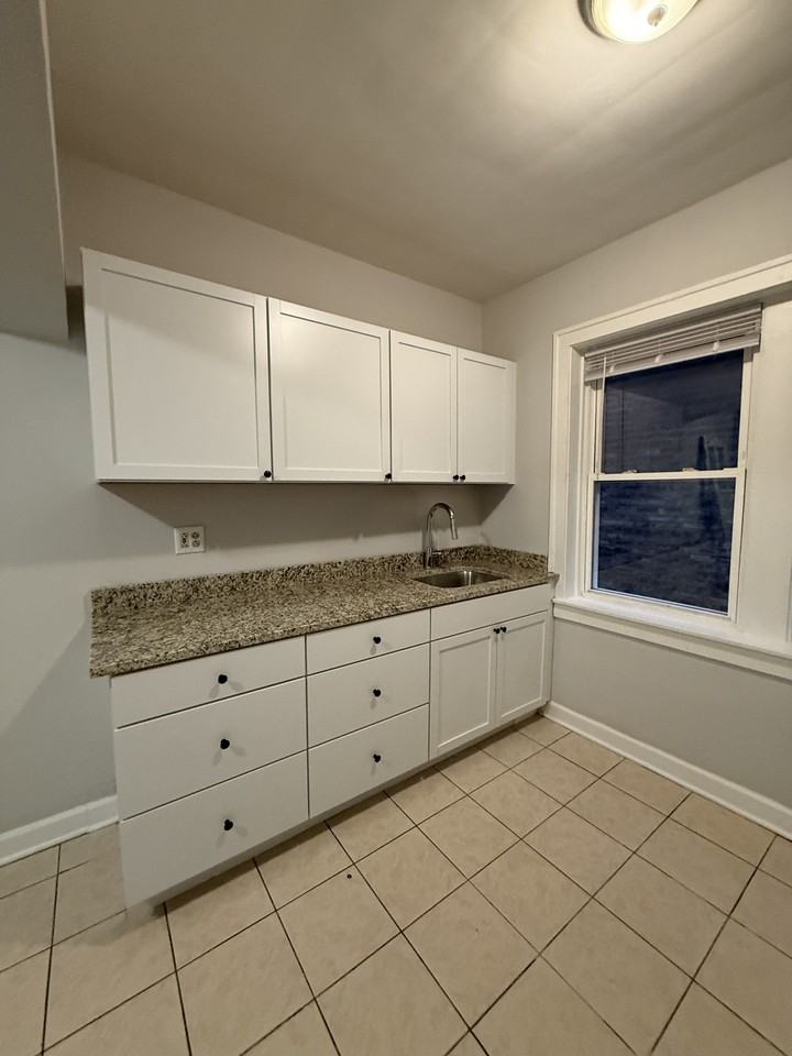 2119-21 S Euclid - Photo 4 of 18