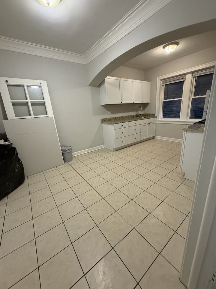 2119-21 S Euclid - Photo 6 of 18