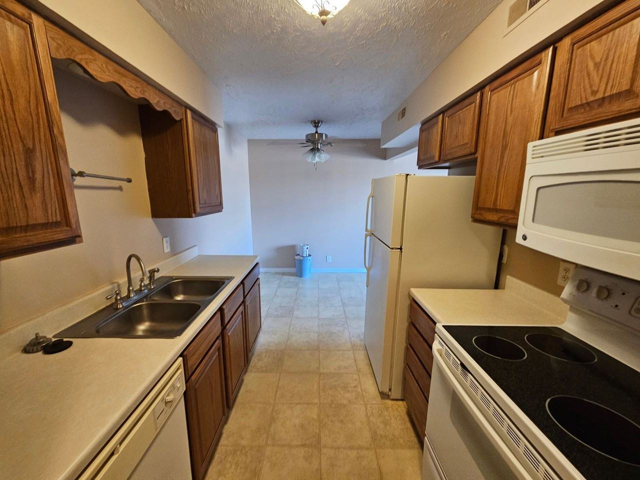 CHARTER OAK I - Photo 5 of 25