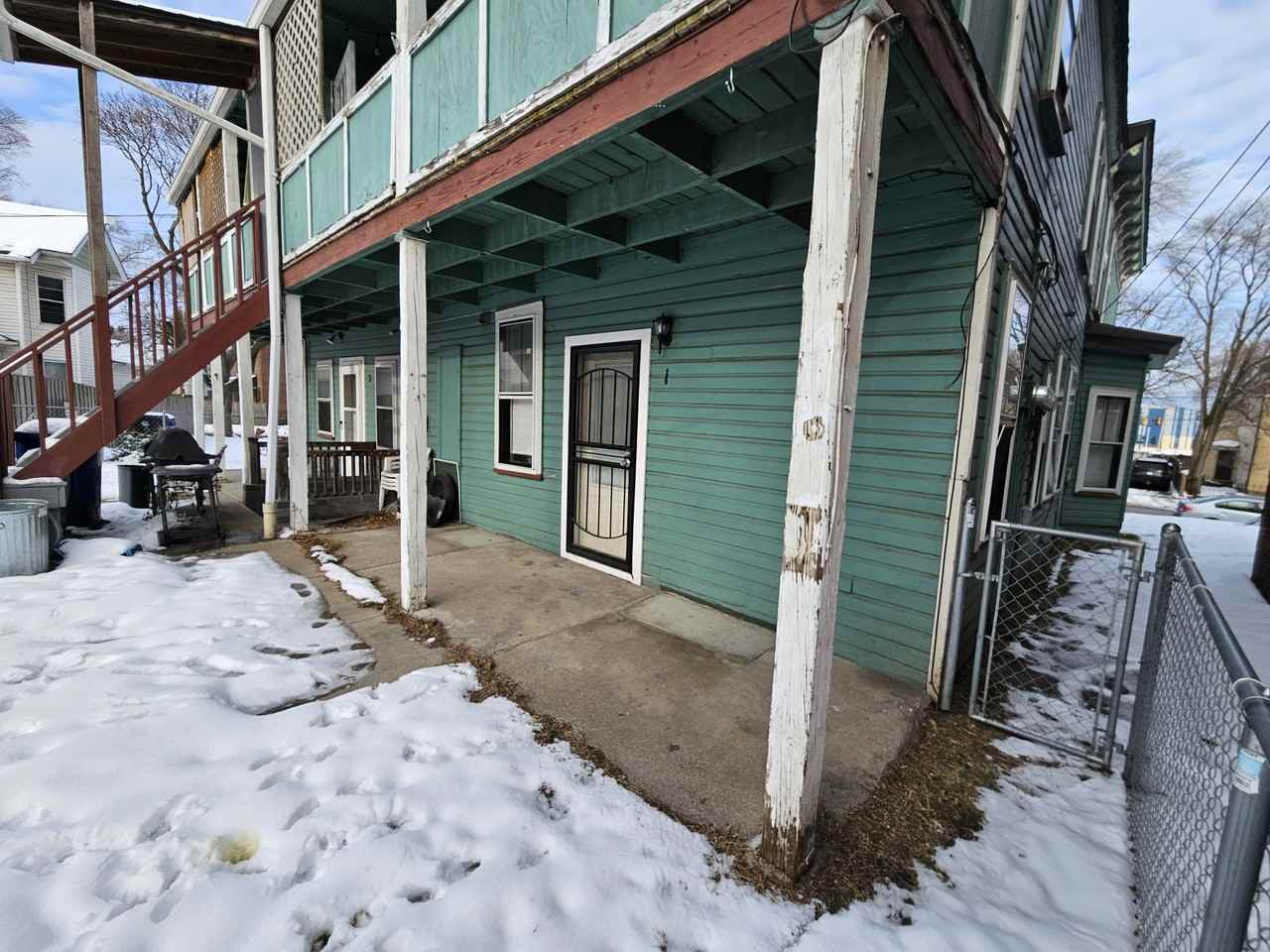 4407 Clinton Avenue - Photo 2 of 21