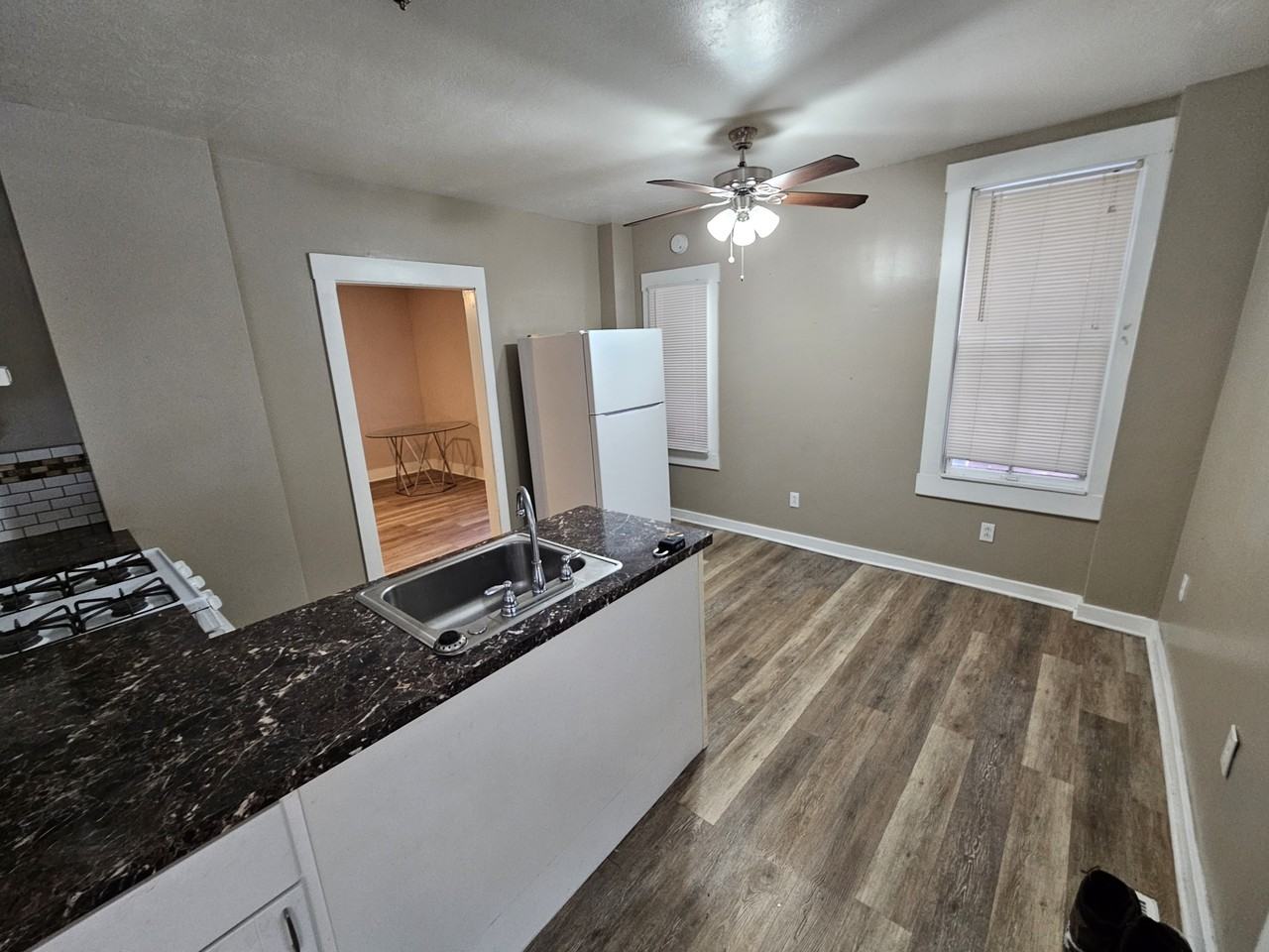 4407 Clinton Avenue - Photo 5 of 21