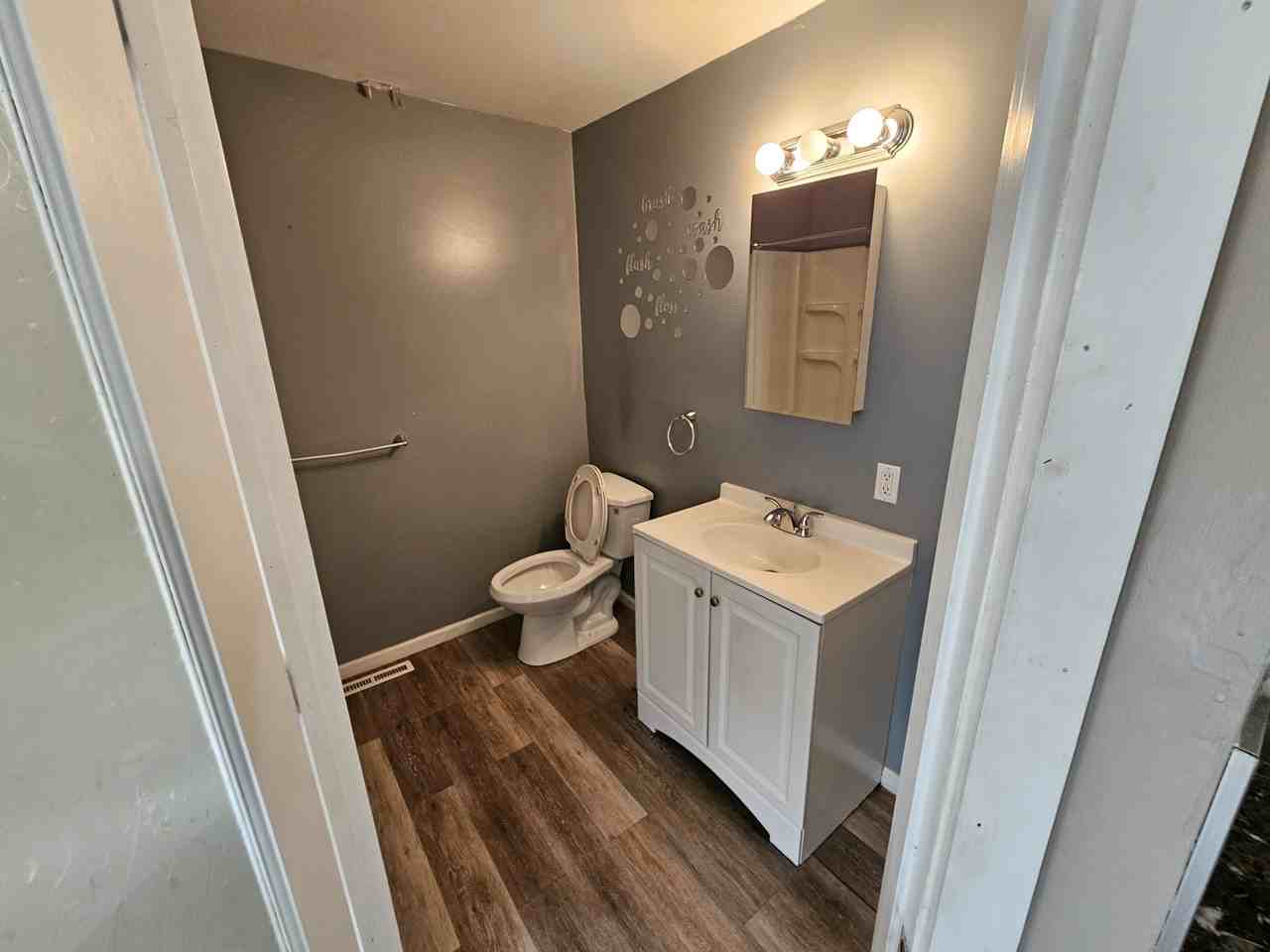 4407 Clinton Avenue - Photo 6 of 21