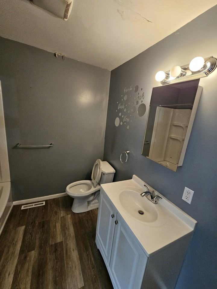 4407 Clinton Avenue - Photo 7 of 21