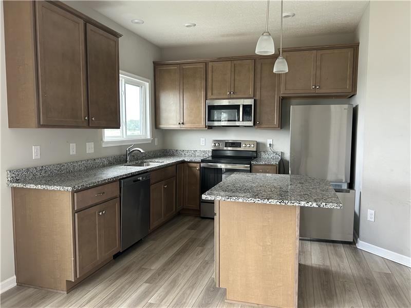 10561 Elderberry Ln - Photo 3 of 12