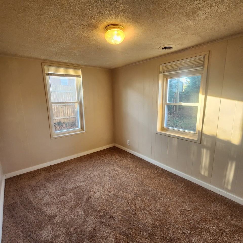 FR13 - Photo 7 of 16