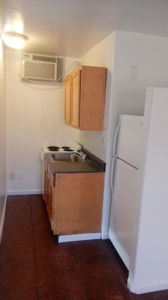 304-306 E Blacklidge Apartments - Photo 3 of 18