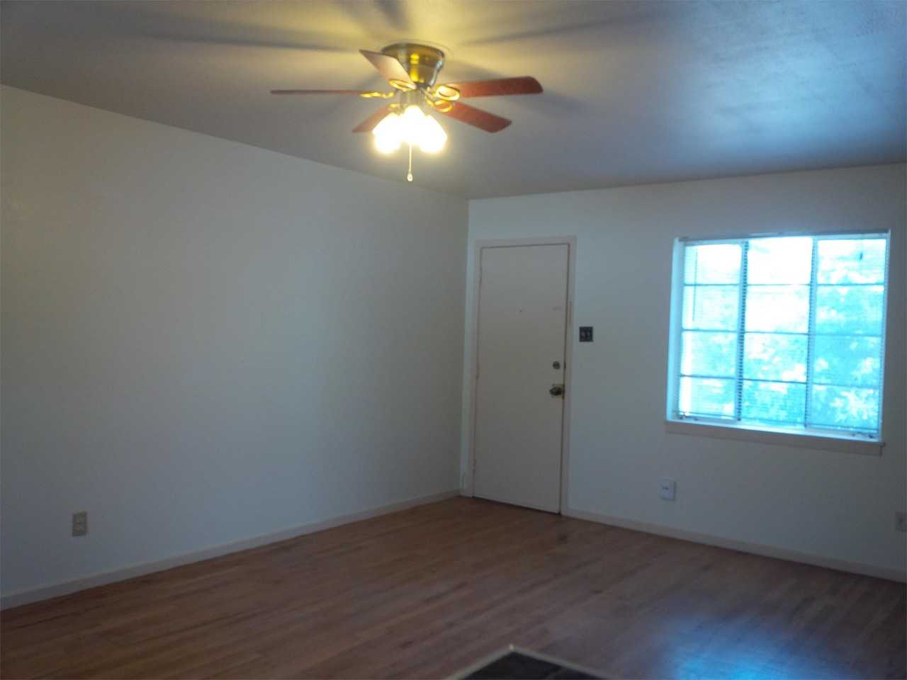 801 Eleanor Ave - Photo 3 of 10