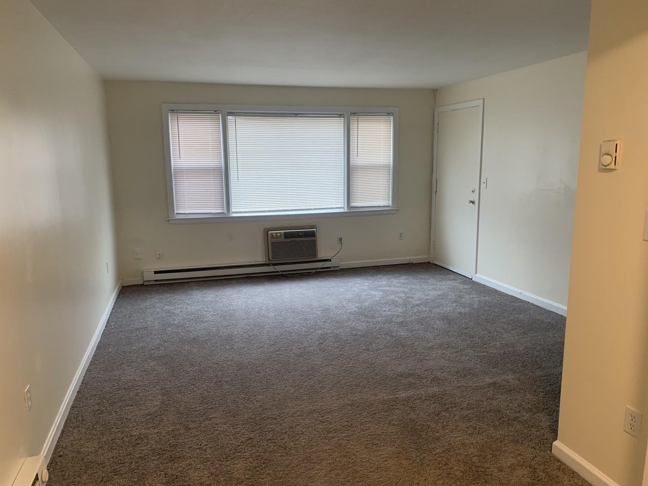 Colonial Court - Photo 2 of 10