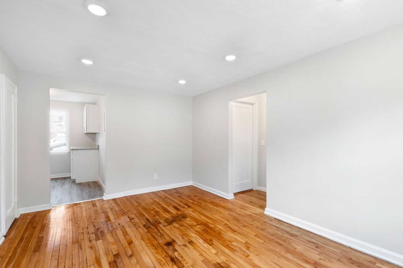 Park View At Montclair - Photo 6 of 19