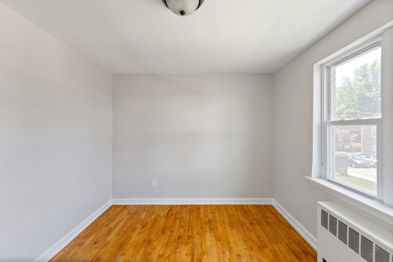 Park View At Montclair - Photo 7 of 19