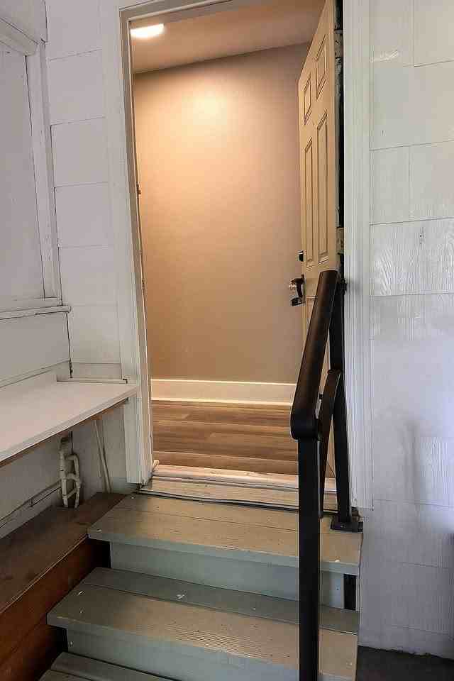 829 Northeast 3rd Street #B - Photo 2 of 7