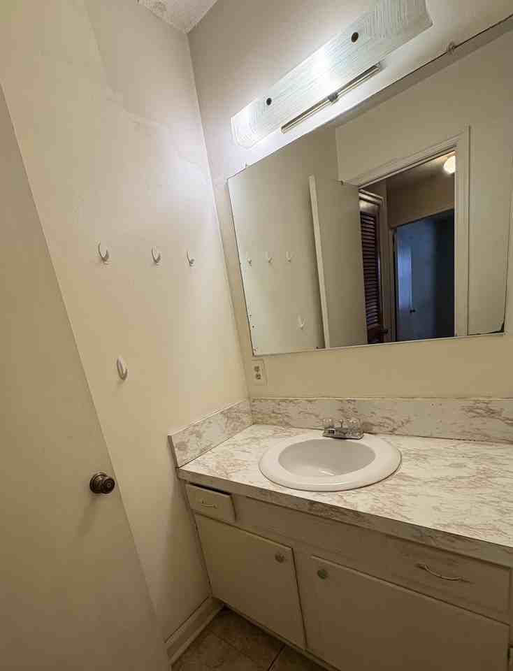 430 Critcher Drive - Photo 6 of 8