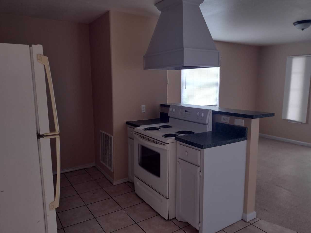 3001 Daffodil Ave. - Photo 2 of 3