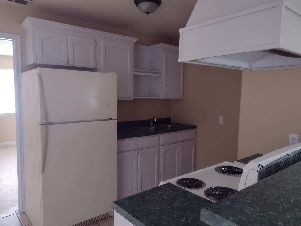 3001 Daffodil Ave. - Photo 3 of 3