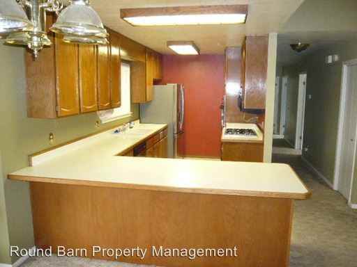 621 Josephine Dr - Photo 3 of 9