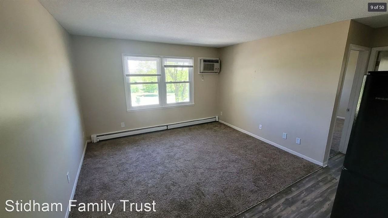 6920 SW 9th Street - Photo 2 of 7