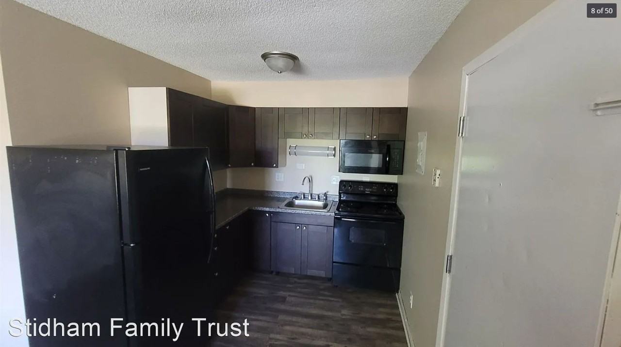 6920 SW 9th Street - Photo 3 of 7