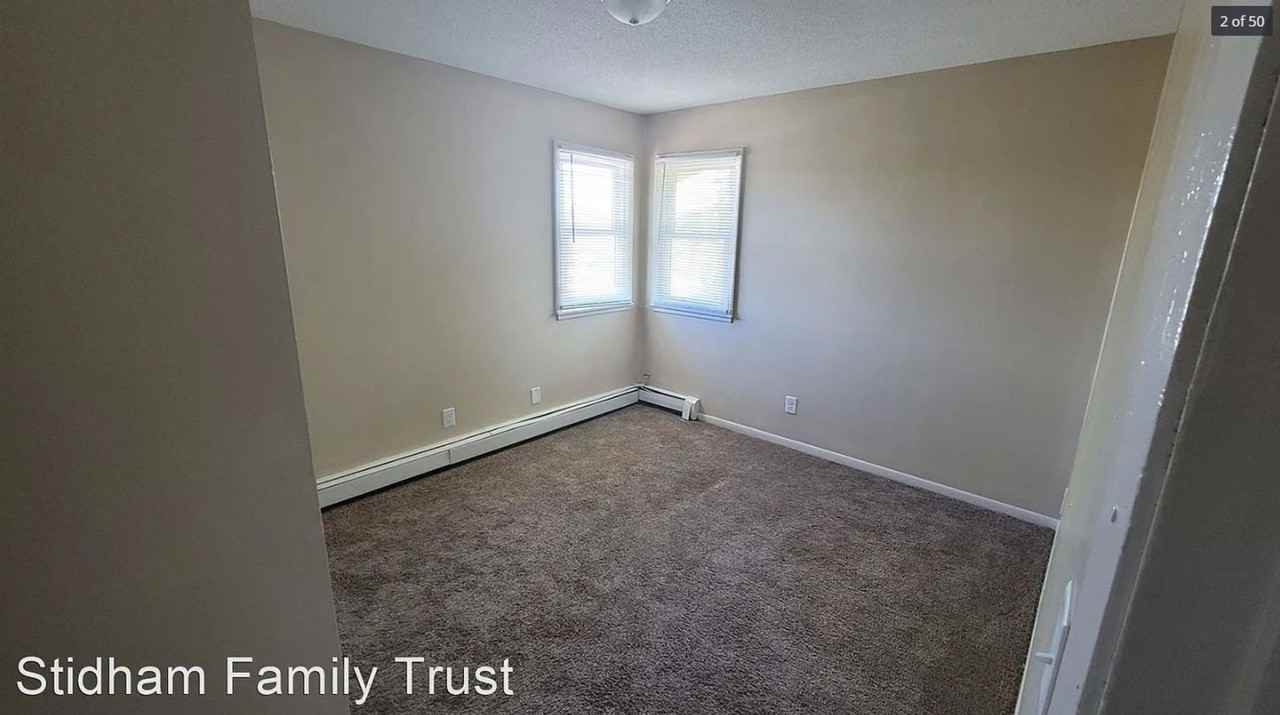 6920 SW 9th Street - Photo 4 of 7