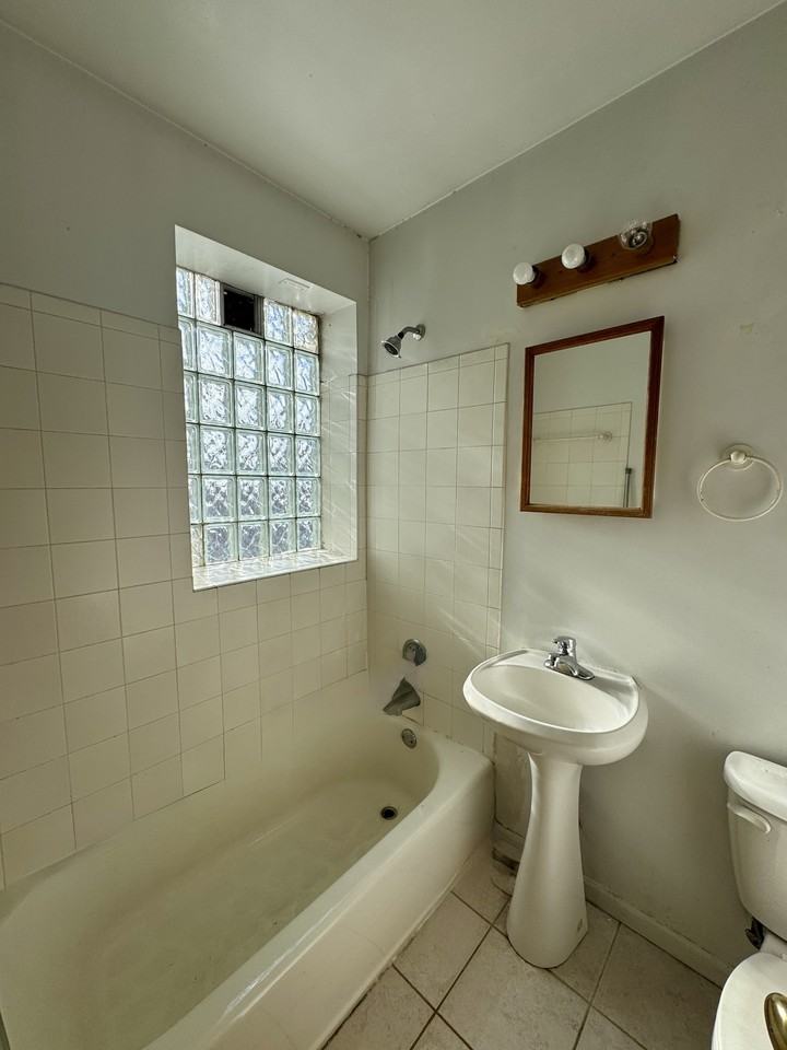 1624 W. Morse - Photo 3 of 5