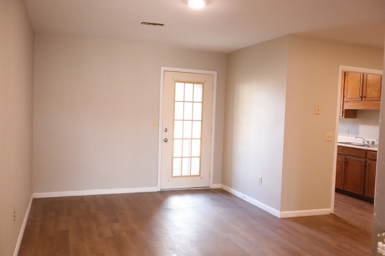 1014 Rucker Boulevard - Photo 3 of 20