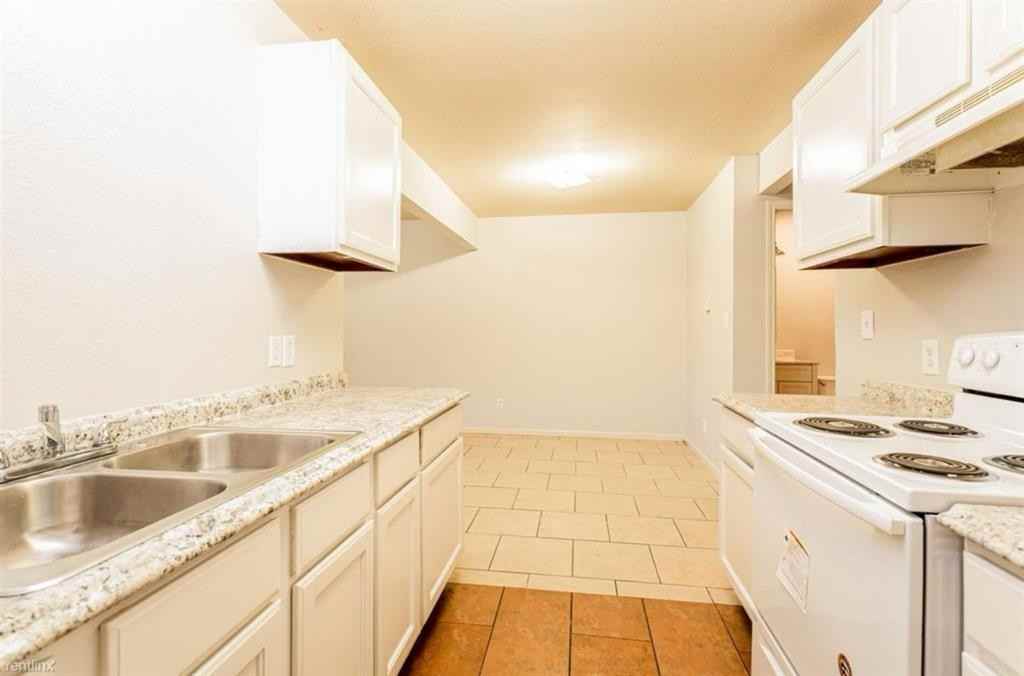 1036 Linde Avenue - Photo 4 of 11