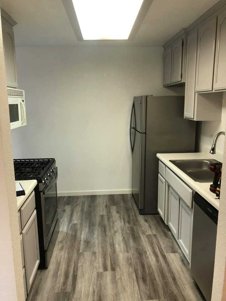 Oak St., - Photo 3 of 9