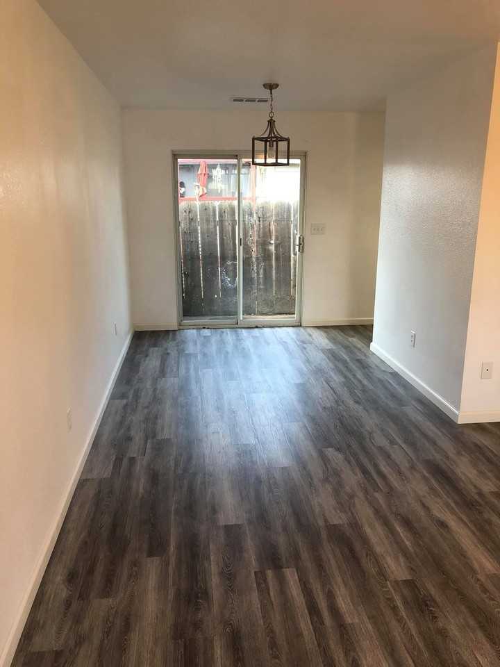 Oak St., - Photo 4 of 9