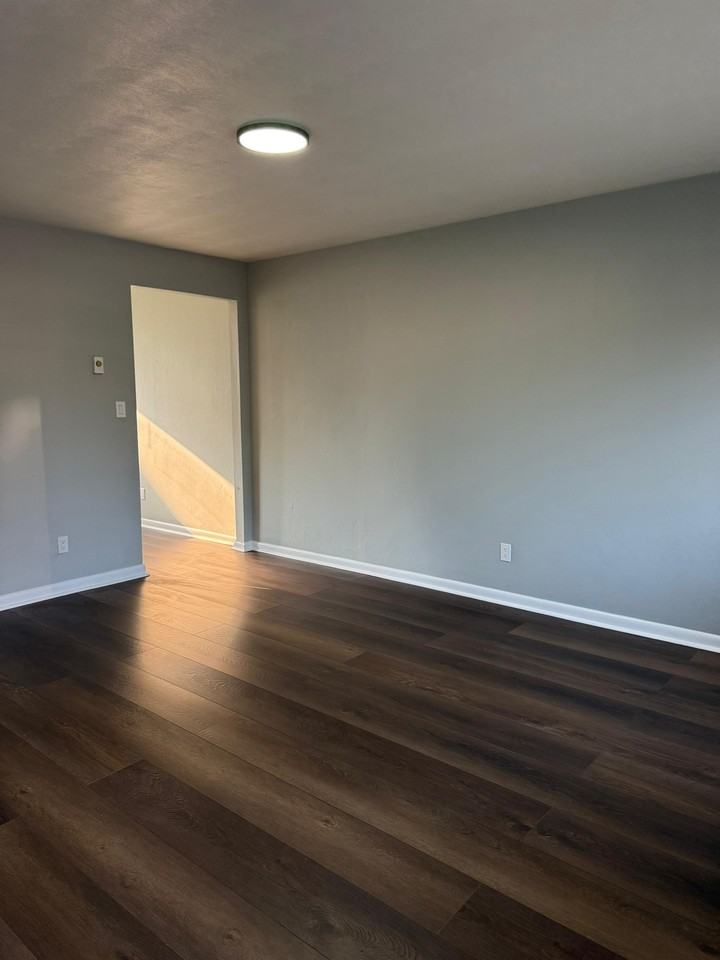 741 West Locust Street - Photo 3 of 19