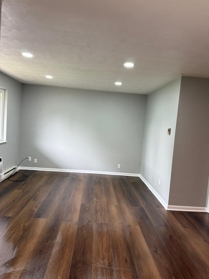 741 West Locust Street - Photo 4 of 19