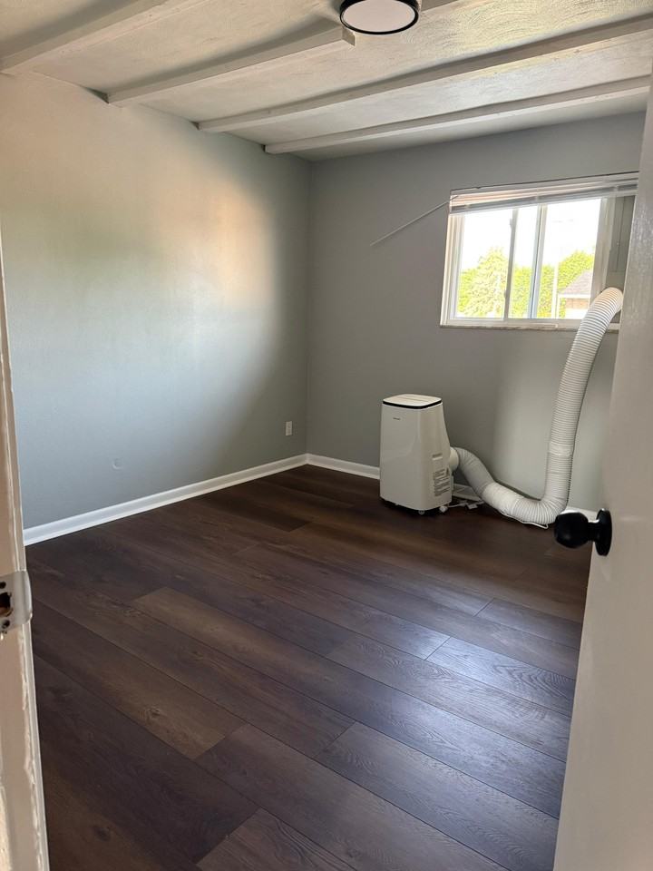 741 West Locust Street - Photo 5 of 19