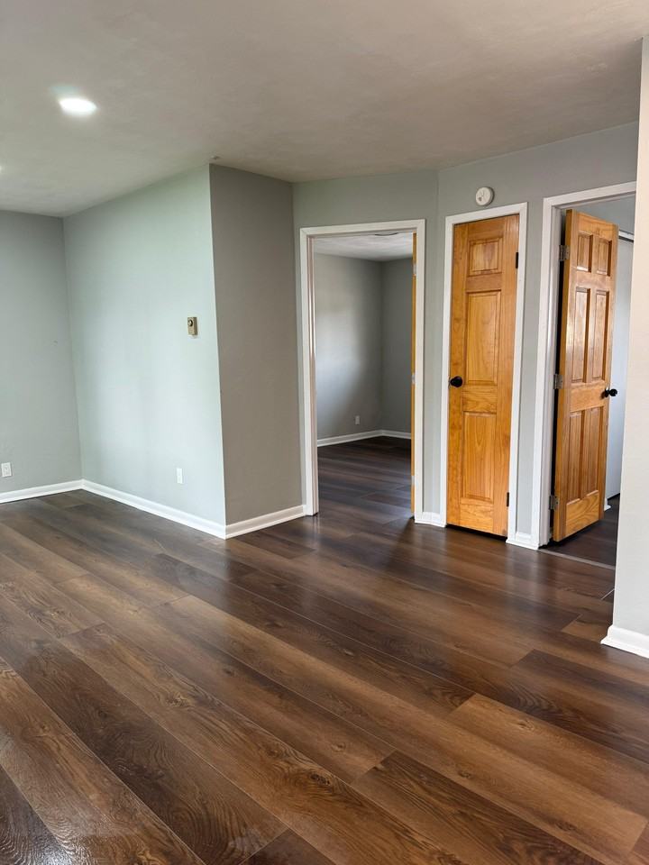 741 West Locust Street - Photo 6 of 19