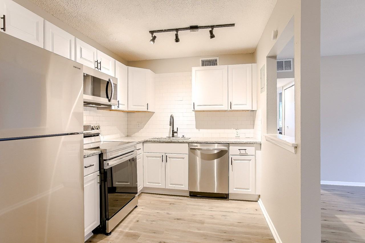 Eagle's Nest Apartments - Photo 5 of 50