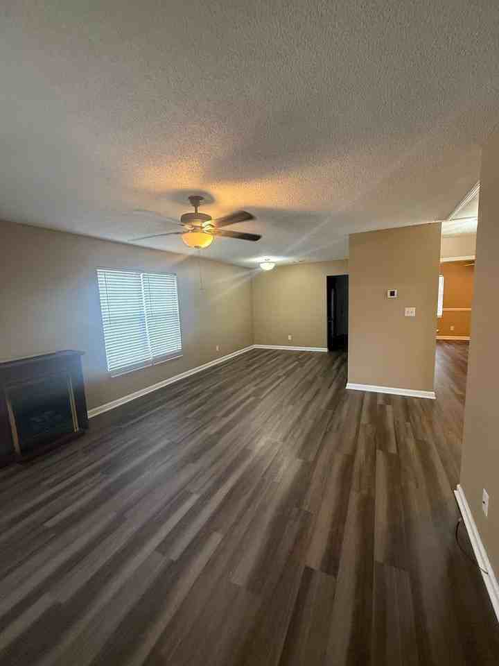 1105 Cherry Meadow Lane - Photo 2 of 9