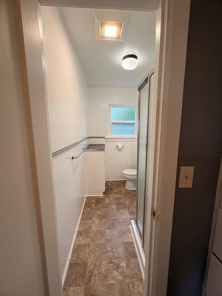 386/390/400 W. Marine Drive - Photo 3 of 50