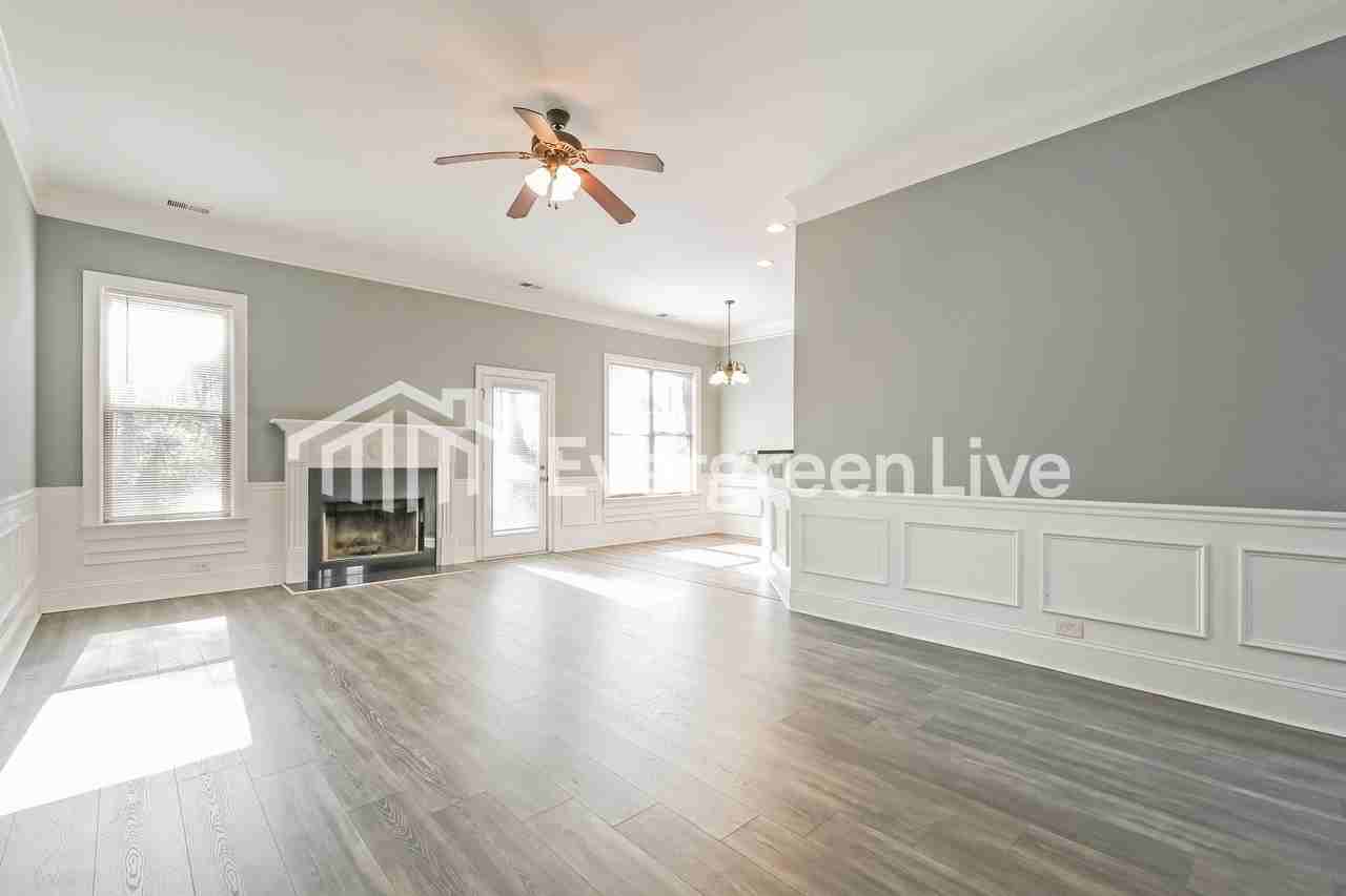 112 Shaw Ln - Photo 5 of 16