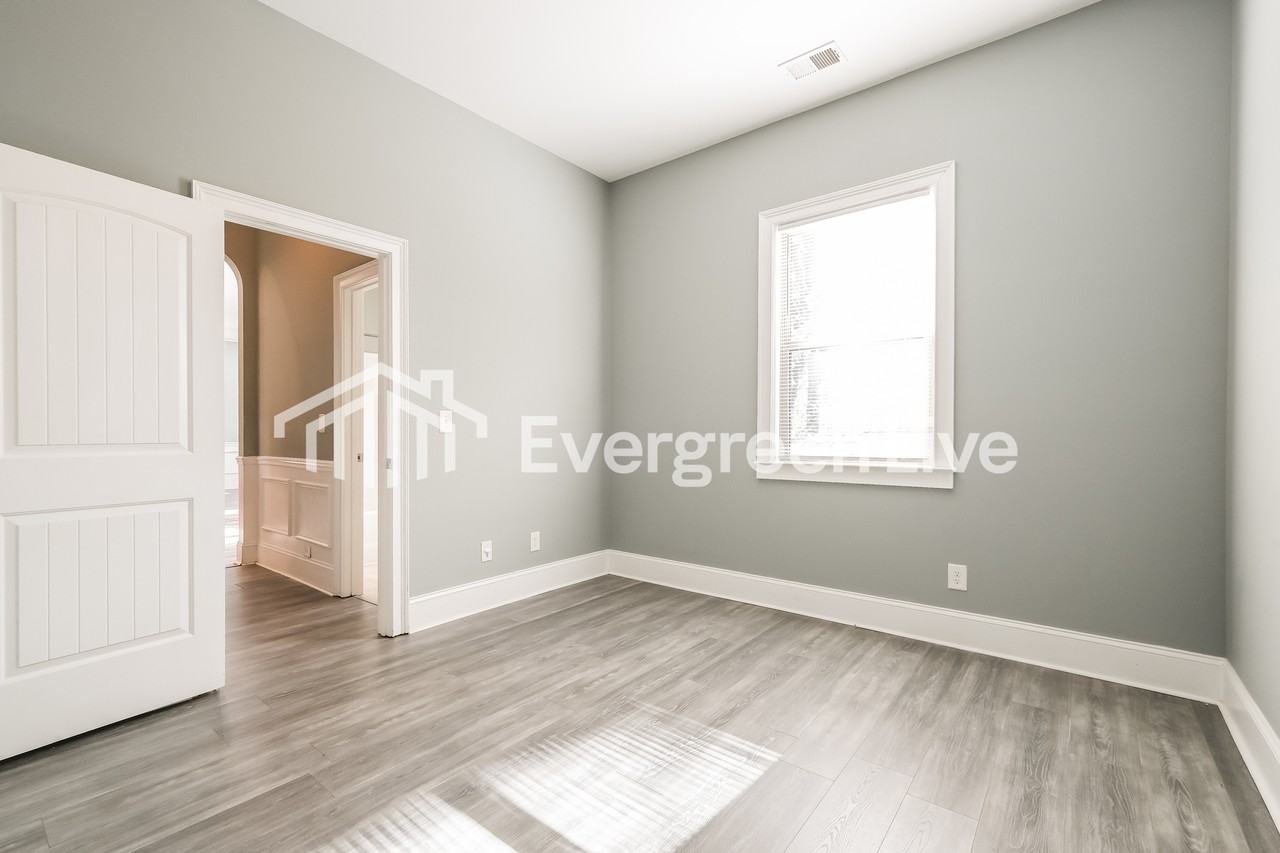 112 Shaw Ln - Photo 7 of 16