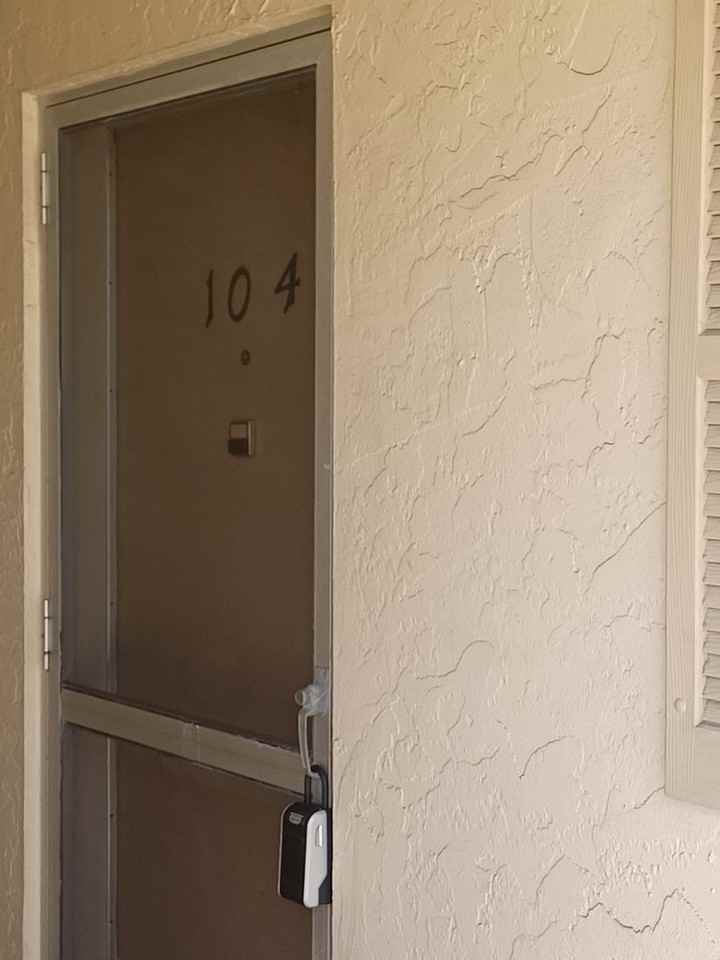 909 SE 46th Ln - Photo 4 of 37