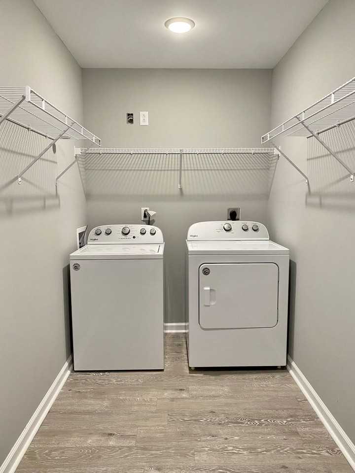 Park Crest Apartments - Photo 6 of 17