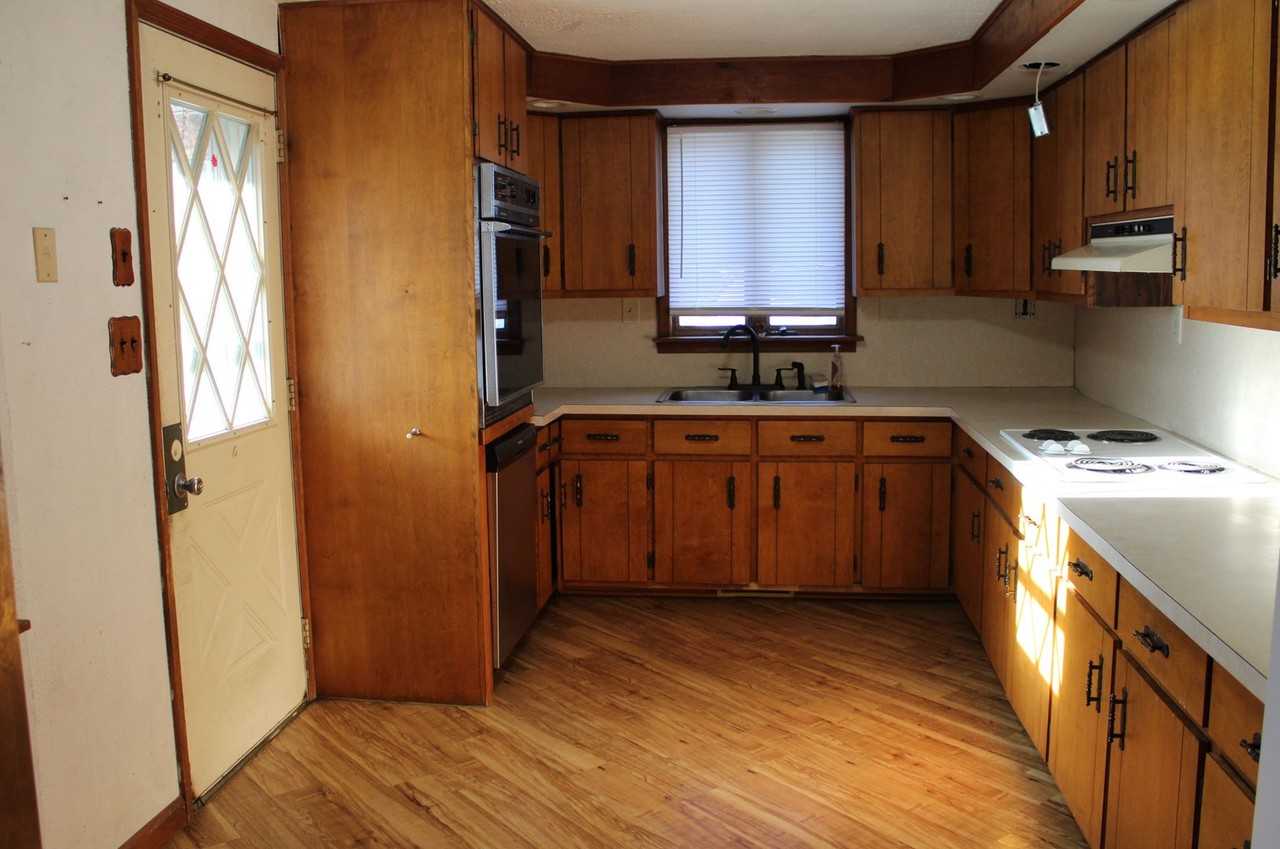 2456 Seven Valleys Road - Photo 2 of 11