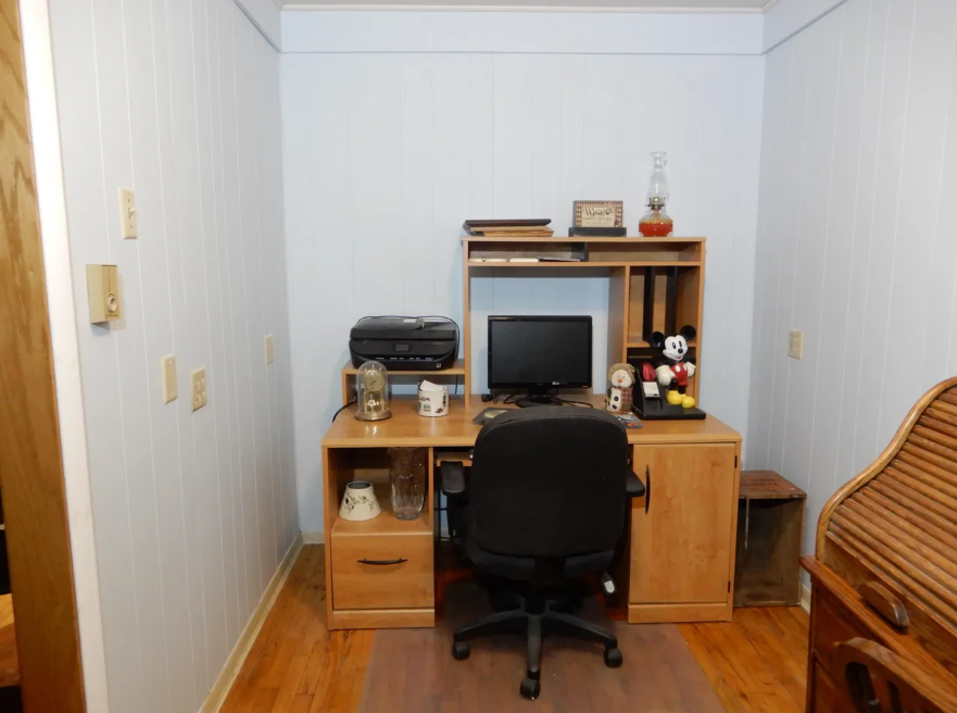 1115 Superior Ave - Photo 2 of 15