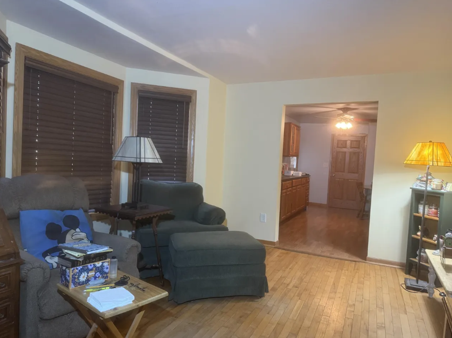 1115 Superior Ave - Photo 5 of 15