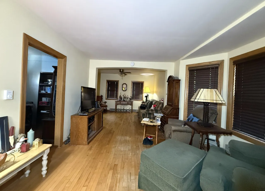 1115 Superior Ave - Photo 6 of 15